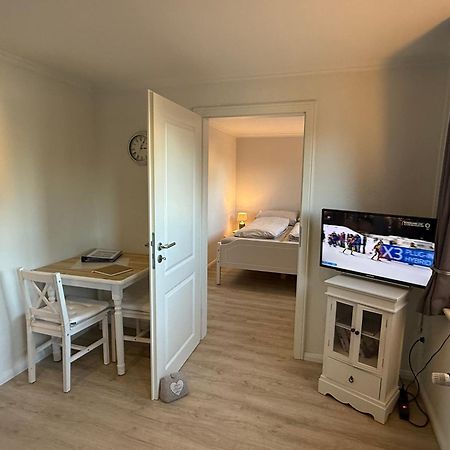 Ferienwohnung „Ole Karkenwech“ Husum-Roedemis Хузум Екстериор снимка