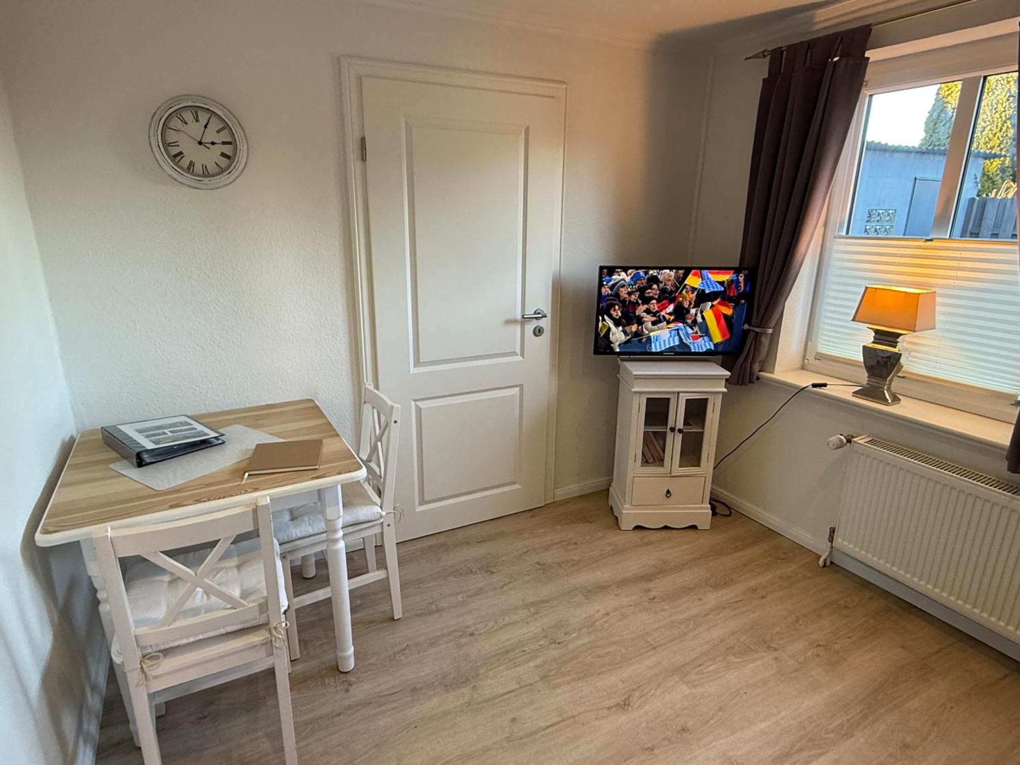 Ferienwohnung „Ole Karkenwech“ Husum-Roedemis Хузум Екстериор снимка